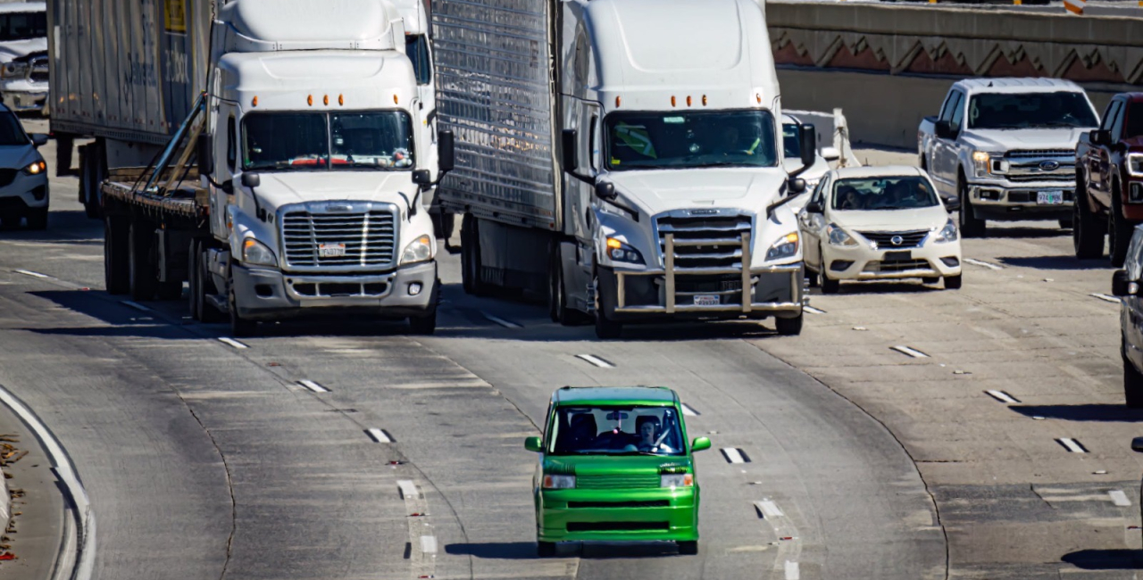 Comercialización de vehículos pesados avanza a dos dígitos en agosto